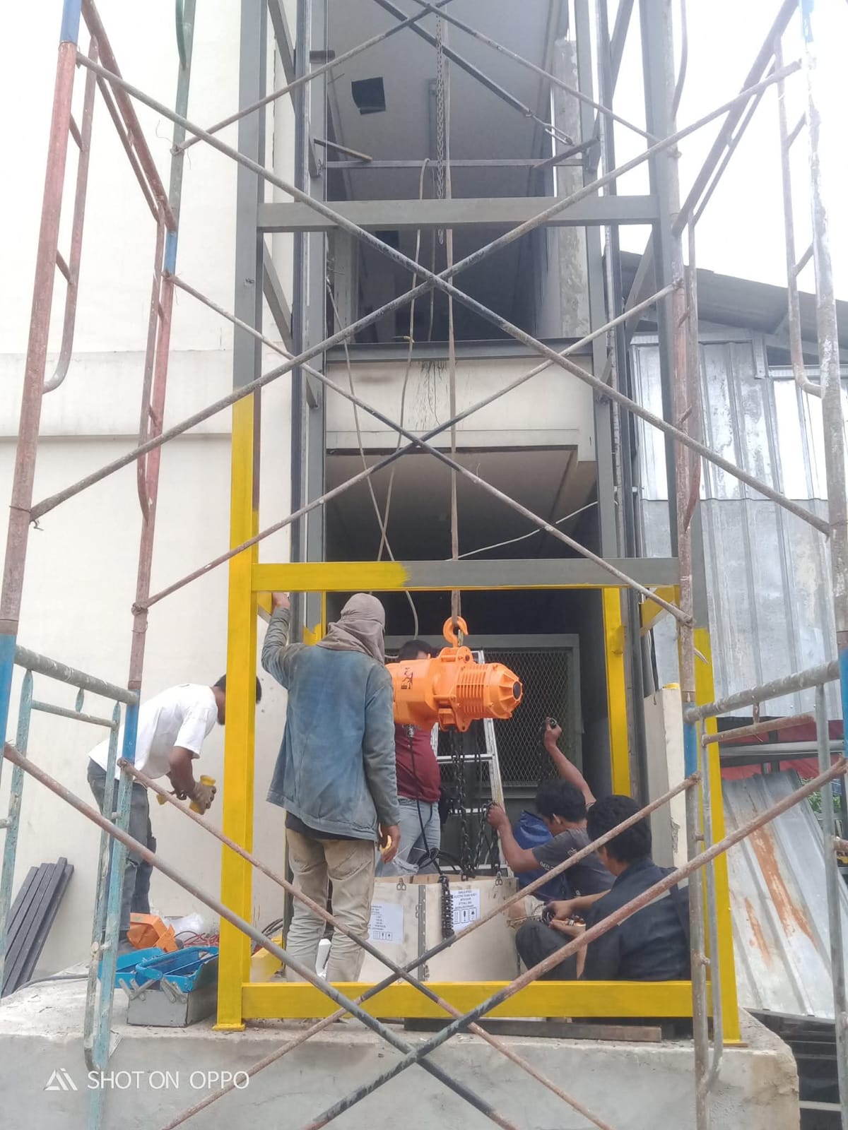 Pekerjaan Lift Cargo